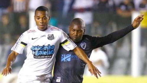 Robinho foi o grande destaque da partida