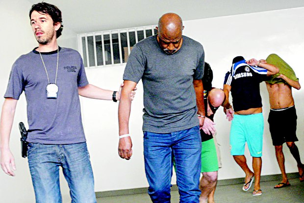 Suposto líder da máfia dos ingressos deixa prisão no RJ
