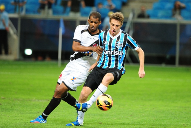 Grêmio empresta uruguaio Maxi Rodríguez ao Vasco