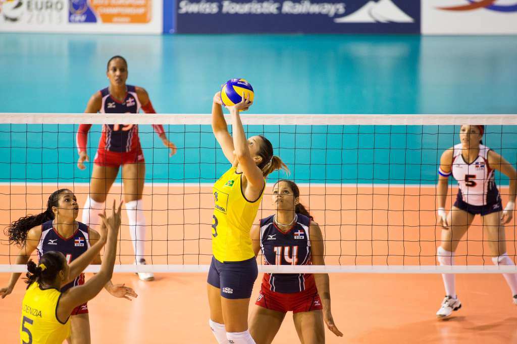 Vôlei: Com reservas, Brasil derrota dominicanas no Grand Prix