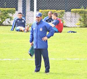 Série C: Técnico do São Caetano faz mistério e não confirma o time que encara o Macaé