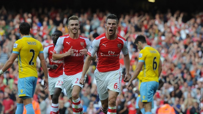 INGLÊS: Arsenal marca no fim e vence em estreia no Inglês