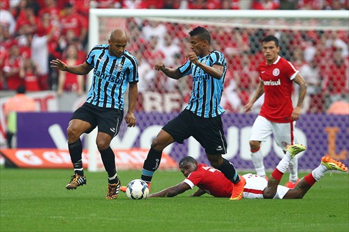 Goiás 0 x 1 Internacional – Gol contra deixa o Colorado dormir na liderança provisória do Brasileirão