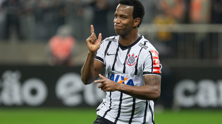 Gil marcou o gol do empate do Corinthians contra o Bahia