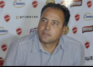 Márcio Azevedo: segunda vitória anima Vila Nova-GO a sair da zona de descenso
