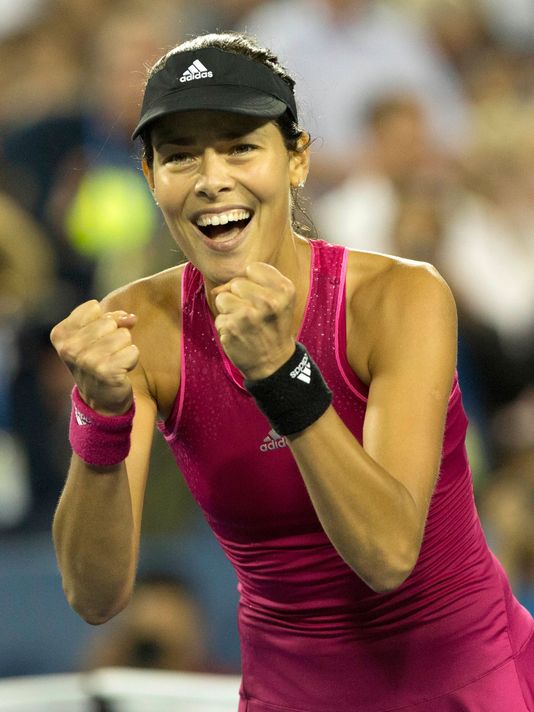Tênis: Ivanovic vence duelo de musas contra Sharapova em Cincinatti