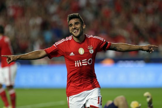 PORTUGUÊS: Benfica vence e Braga goleia na estreia