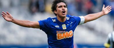 Marcelo Moreno marcou um dos gols do Cruzeiro diante do Santos