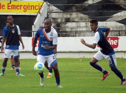 Santa Cruz treina forte para voltar a vencer