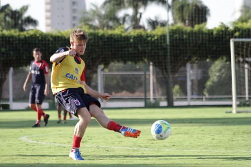 Série B: Jogadores do Paraná se reúnem com Sindicato e prometem greve