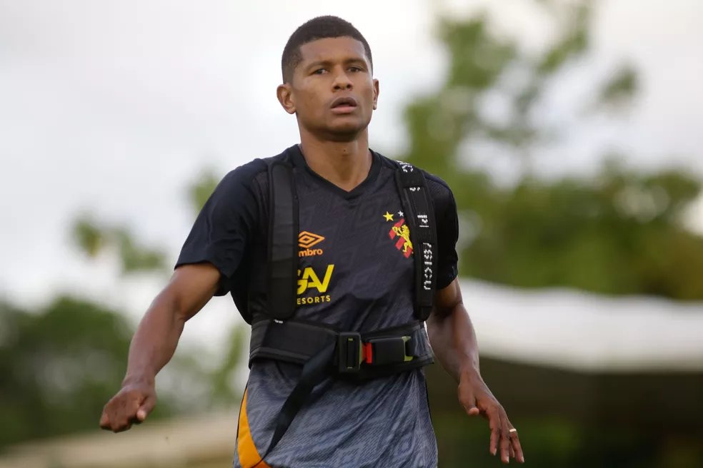 Volante não deve jogar mais pelo Sport e já procura um novo clube