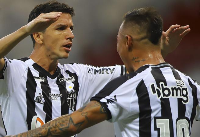 Nacho estreia pelo Atlético-MG com gol, assistência e pênalti sofrido: “Contente”