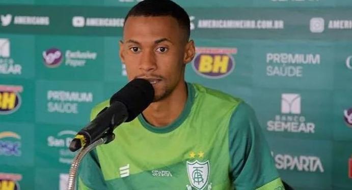 “Moleque” se esquiva de críticas do presidente do América-MG: “Não me rebaixarei”