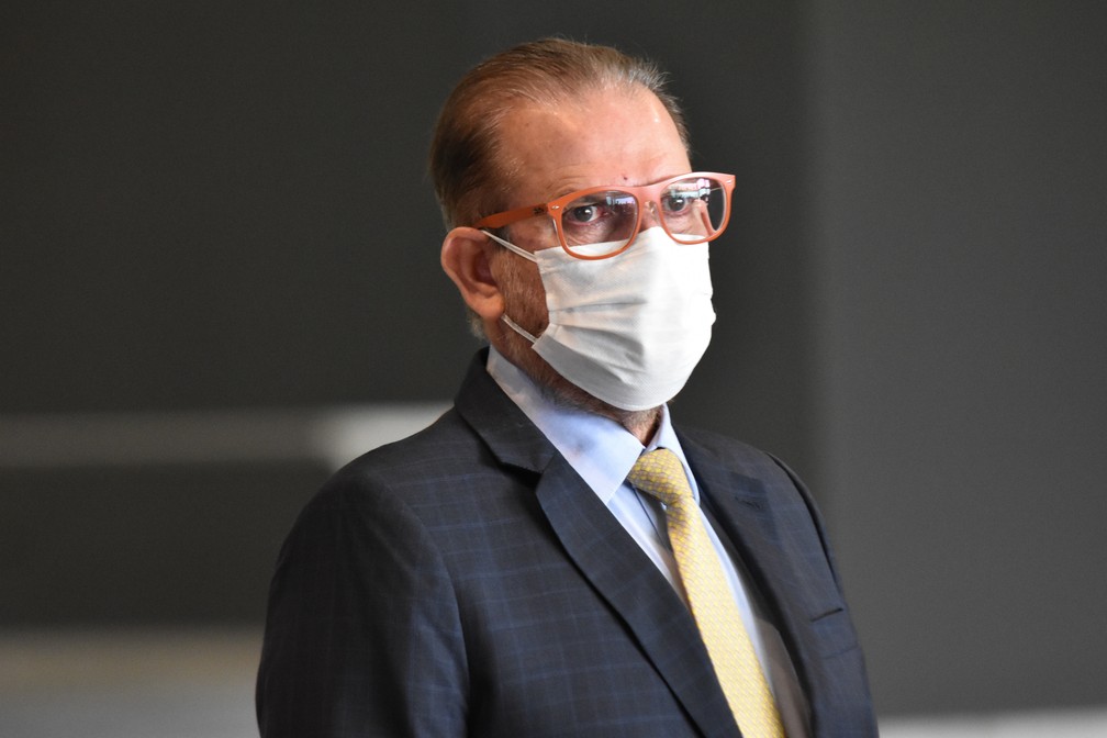 Federação Paulista de Futebol ameaça punir jogadores e dirigentes ‘baladeiros’