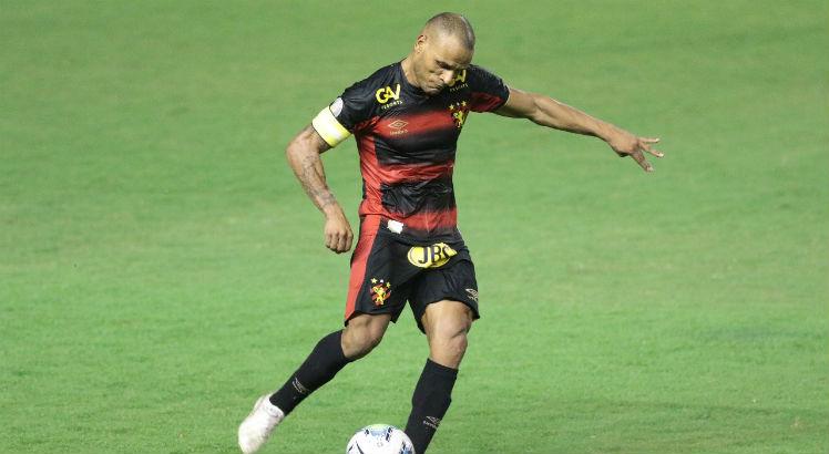 Lateral do Sport convoca torcedores a doar alimentos a famílias carentes