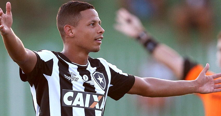 Botafogo-RJ é condenado a pagar quase um milhão a ex-jogador do clube