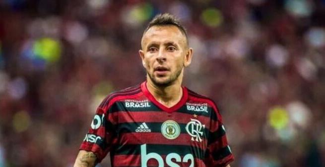 Flamengo desiste e abre caminho para Grêmio acertar com Rafinha