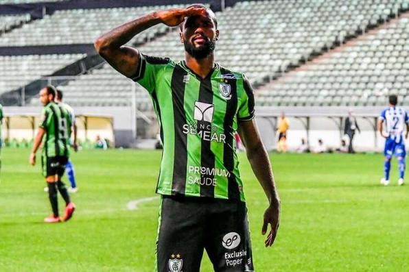América-MG dá balão no Bahia e deve negociar Messias com o Ceará