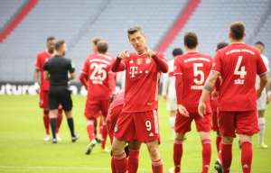 ALEMÃO: Com 3 gols de Lewandowski, Bayern de Munique atropela o Stuttgart