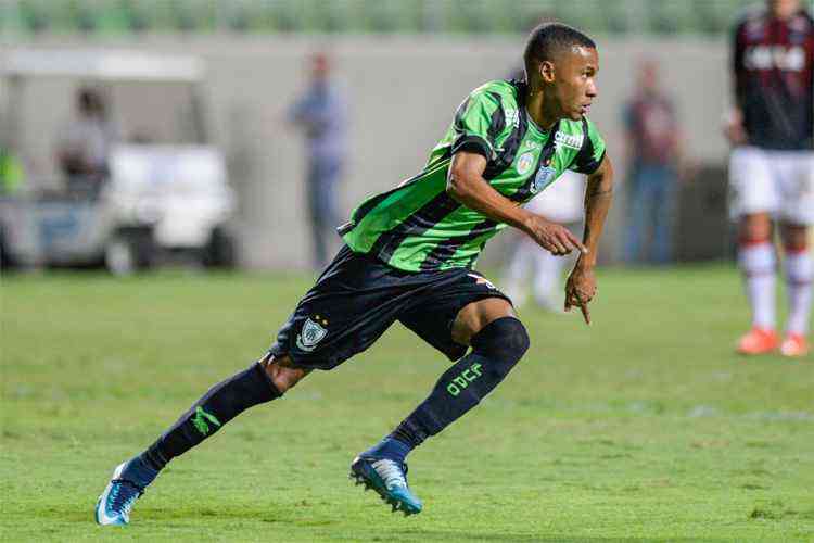 América-MG confirma proposta do Palmeiras por craque da Série B