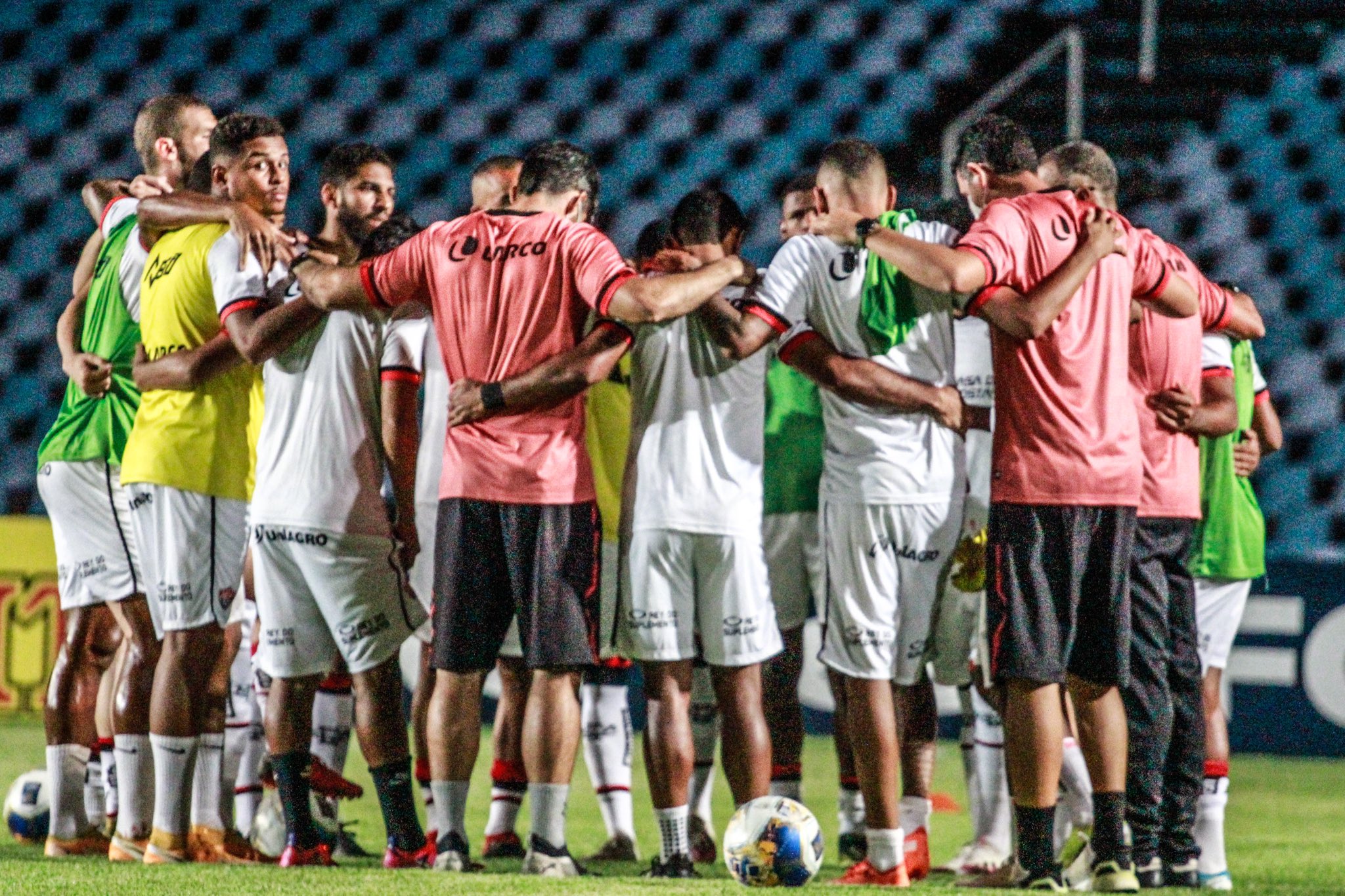 Sampaio Corrêa 1 x 1 Vitória – Leão segura empate em jogo com ‘VAR fantasma’