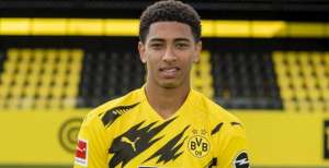 Alemão: Meia do Borussia Dortmund sofre ofensa racistas na web