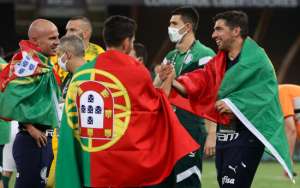 Abel Ferreira receberá condecoração em Portugal por 'honrar história do país'