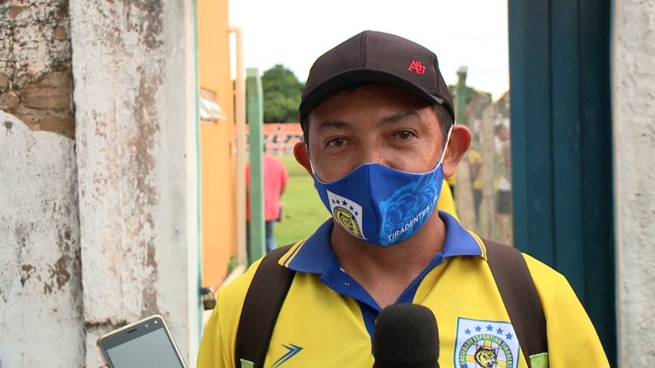 Jogadores do Tiradentes realizam ‘vaquinha’ para trocar celular do roupeiro