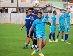 Catarinense: Ex-Corinthians e mais um voltam aos treinos no Avaí