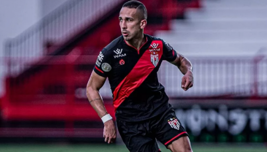 Paranaense: Lateral com passagem na Ponte renova com Athletico até 2023 2 0002050537176 img
