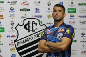 Paulista A3: Goleiro acredita que Comercial brigará 'lá em cima' após paralisação