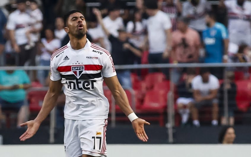 Na mira do Guarani, atacante do São Paulo retorna negociações com time do Brasileirão