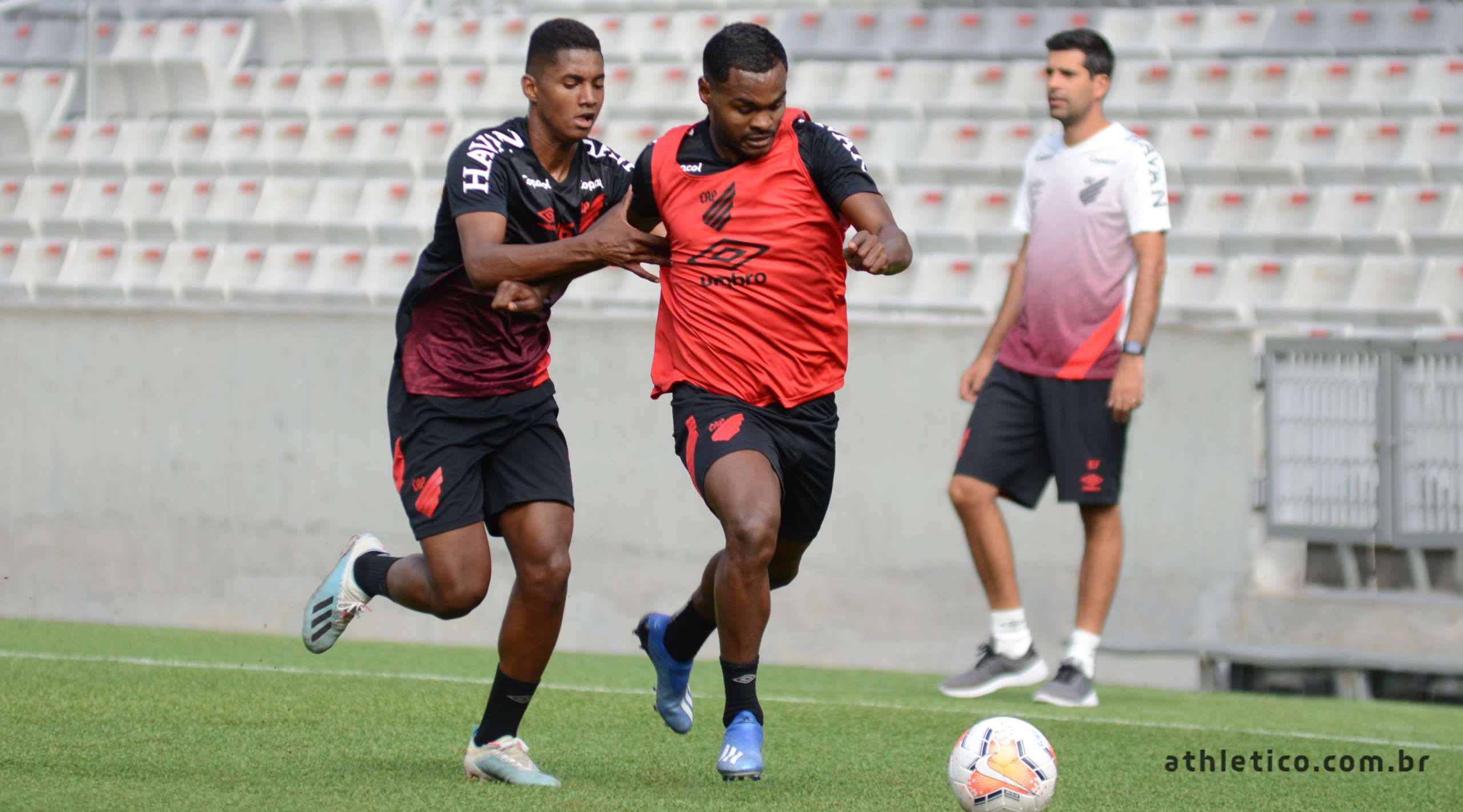 Athletico Paranaense anuncia treinamentos fora do Estado