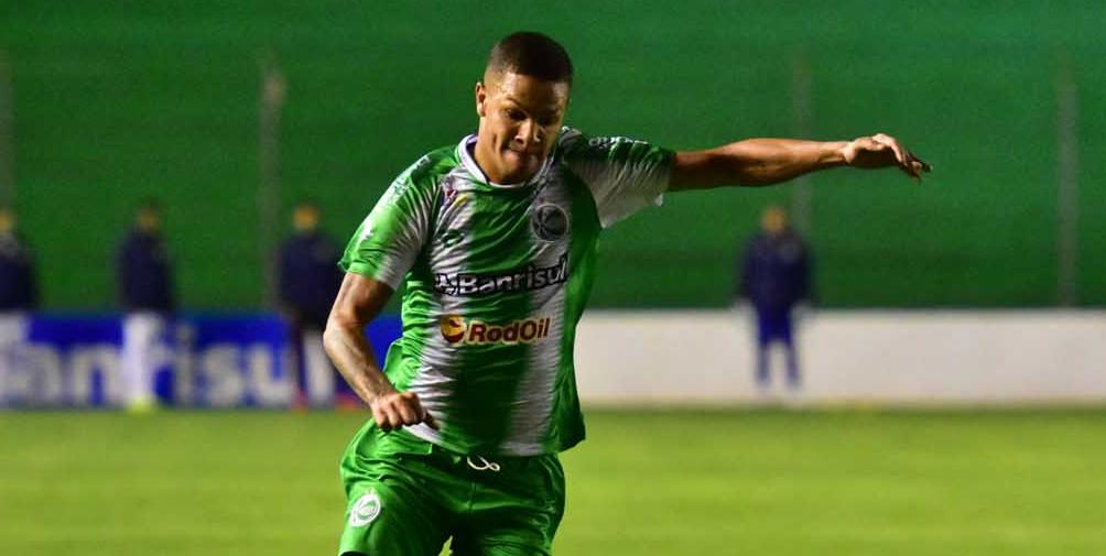 Paranaense: Coritiba acerta empréstimo de lateral-direito do Juventude