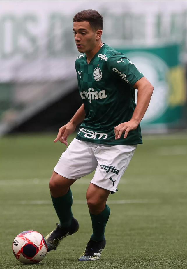 Palmeiras acerta renovação com joia da base até 2024
