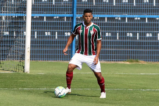 Paulistão: Botafogo-SP anuncia chegada de volante ex-Fluminense