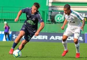 Santa Cruz acerta contratação de promessa da Chapecoense