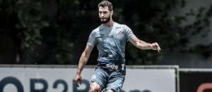 Catarinense: Chapecoense se aproxima de zagueiro do Santos