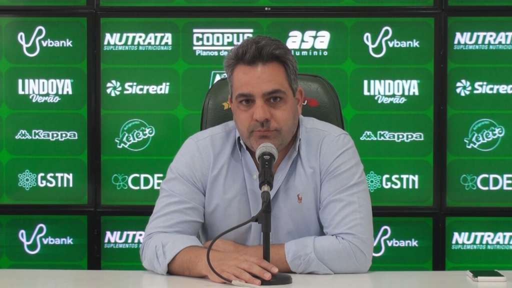 Presidente do Guarani se diz feliz com atual elenco: “Não estamos no mercado”