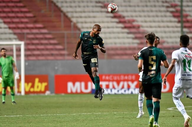 Detalhes separam zagueiro do América-MG de time cearense