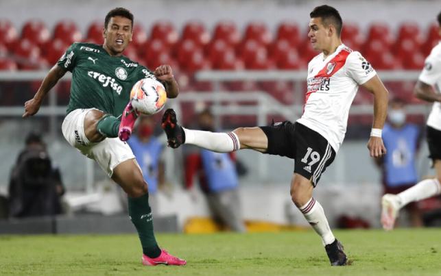 Grêmio tenta acerto com atacante Borré, do River Plate