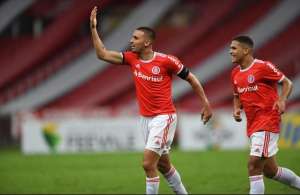 Galhardo comemora gol e enaltece ‘concorrência acirrada’ no ataque do Internacional
