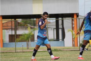Paulista A3: Adpatado, atacante acredita na melhora ofensiva do Comercial: 'Foco'