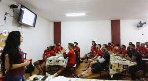 Sem guloseimas! Elenco do Juventus tem palestra com nutricionista