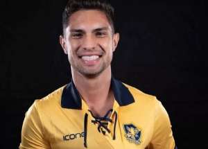 Filho de Branco não enfrentará o Corinthians para ficar ao lado do pai internado