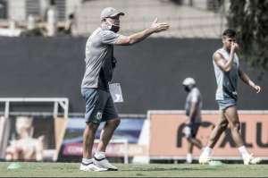 Adaptados, jogadores do Santos já elogiam trabalho de Ariel Holan