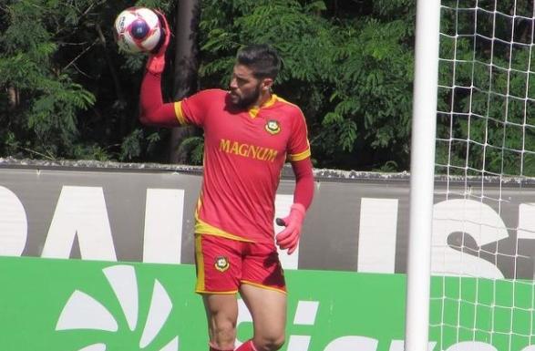 Antes da maratona, goleiro do São Bernardo tira proveito do período sem jogos