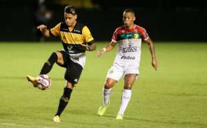 Após reestreia, meia avalia como positivo primeiro jogo pelo Criciúma