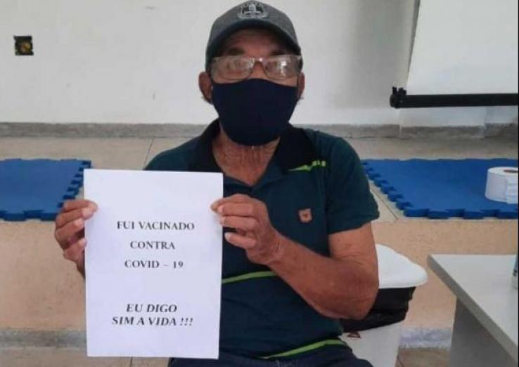 Avô de craque da Seleção Brasileira é vacinado contra a Covid-19 2 0002050538186 img