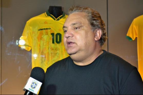 Internado com covid-19, Branco evolui: ‘Está bem fora do tubo, comendo e falando’